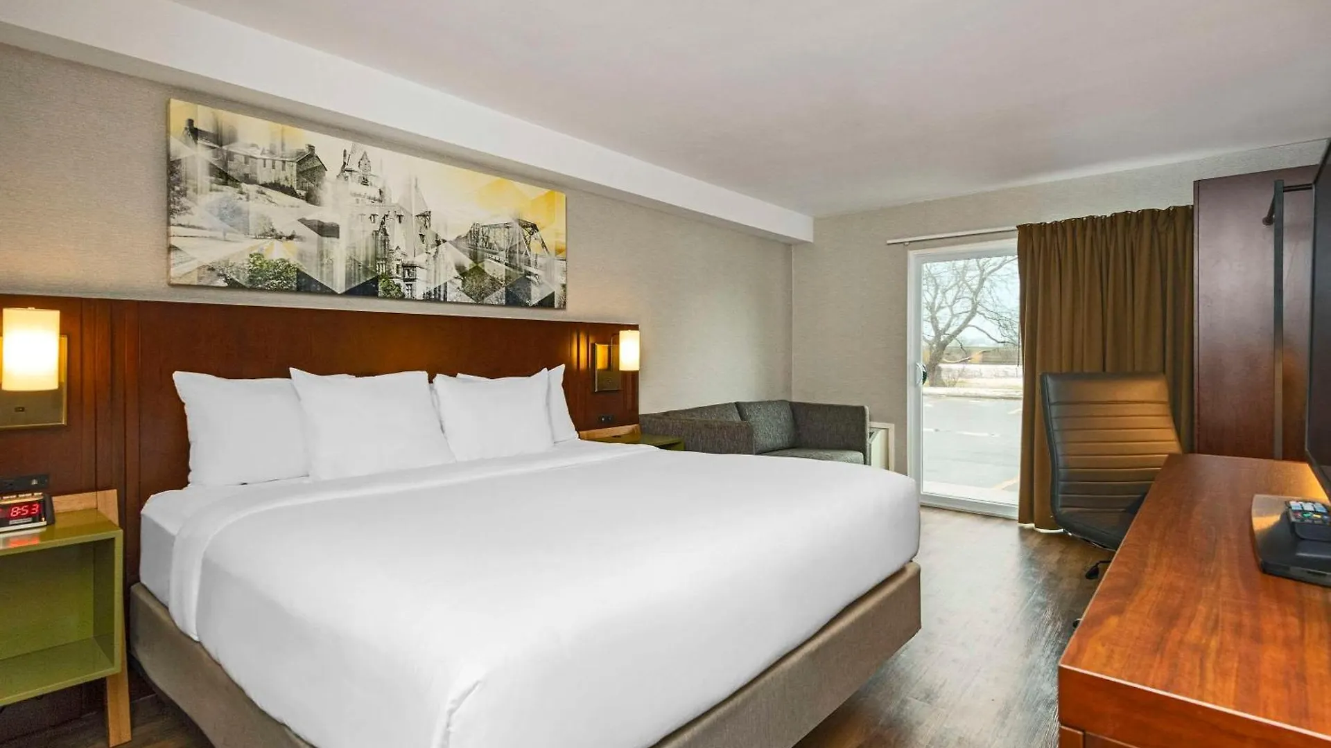 ***  Comfort Inn Cambridge Canada