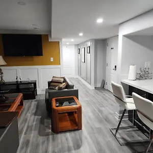 Luxury 2-bedrooms Unit With Wifi, Ldr & Parking. Apartment